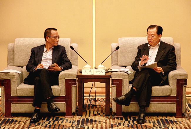 集團張學武董事長會見普洱市委書記衛(wèi)星一行（圖）