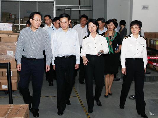 海關(guān)總署副署長魯培軍一行蒞臨三亞國際免稅城視察