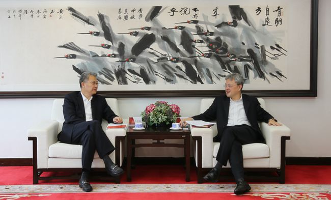 萬敏董事長、姜巖總經(jīng)理會(huì)見光大集團(tuán)董事長李曉鵬一行（圖）