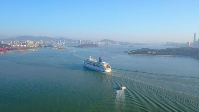 中國首艘自主運營的豪華郵輪「鼓浪嶼」號抵達廈門港（圖）