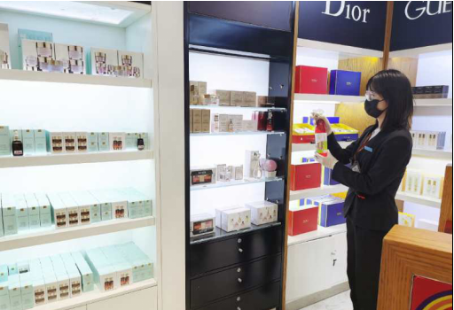 【中國(guó)免稅人在行動(dòng)·一線直擊篇】之九： 防“疫”當(dāng)前，服務(wù)不減，為恢復(fù)經(jīng)營(yíng)提供堅(jiān)實(shí)保障