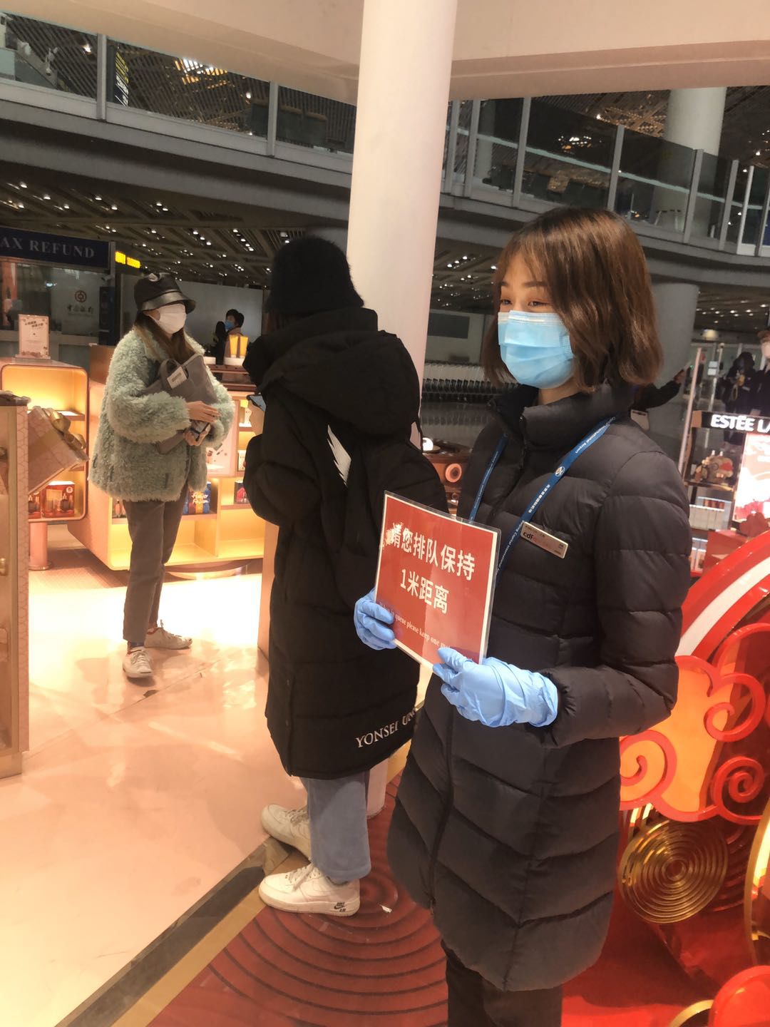 【中國(guó)免稅人在行動(dòng)·一線直擊篇】之十五： 不畏艱險(xiǎn)戰(zhàn)疫情，無私奉獻(xiàn)顯大愛