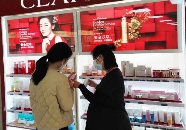 【中國免稅人在行動·一線直擊篇】之三十：疫情無情，服務(wù)有愛 致敬可愛的免稅人