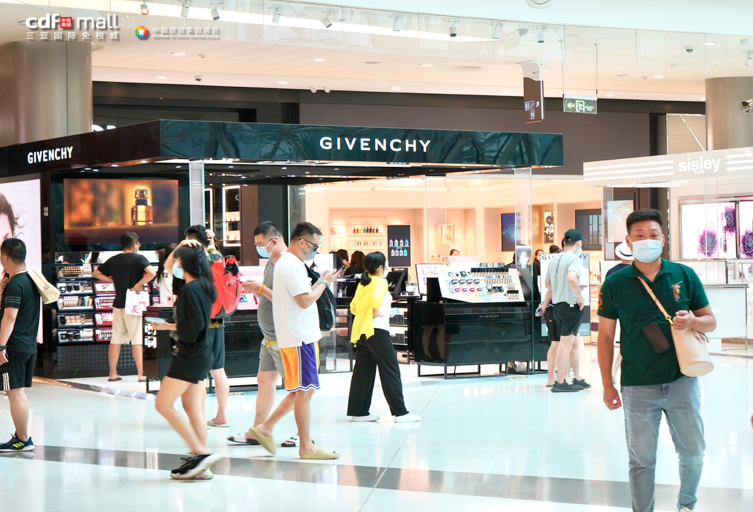 中免集團線上線下齊發(fā)力，海南門店多項活動創(chuàng)新體驗燃爆五一 